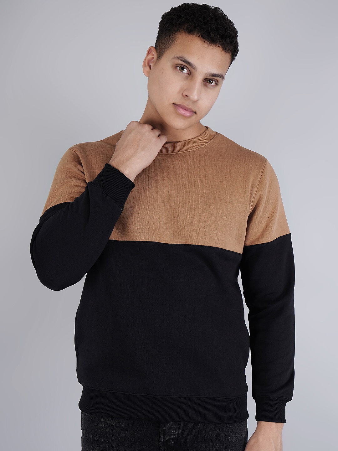 

BESIMPLE Colourblocked Round Neck Fleece Sweatshirt, Brown