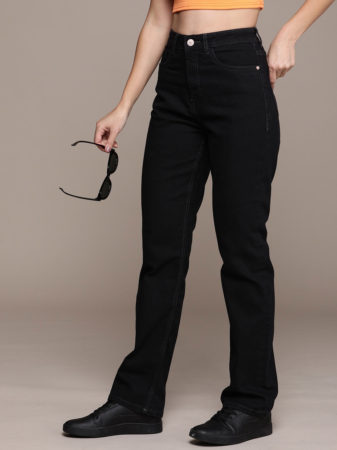 

The Roadster Life Co. Women Straight Fit High-Rise Jeans, Black