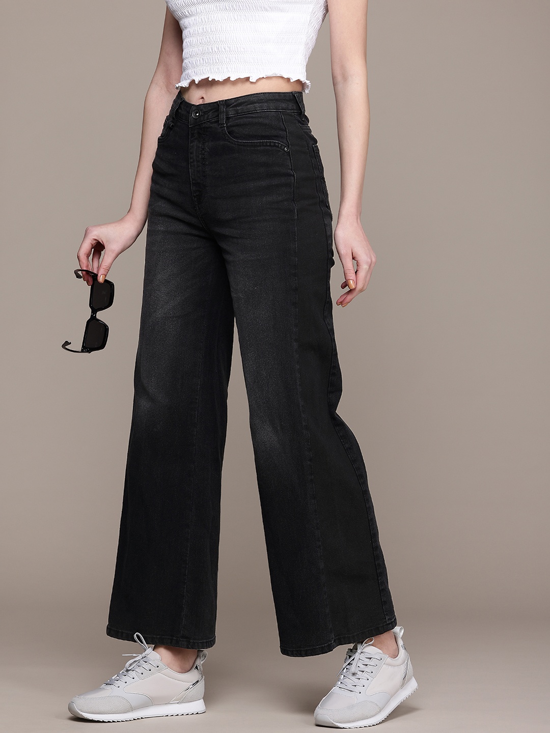 

The Roadster Life Co. Women Wide Leg Light Fade Stretchable Jeans, Black