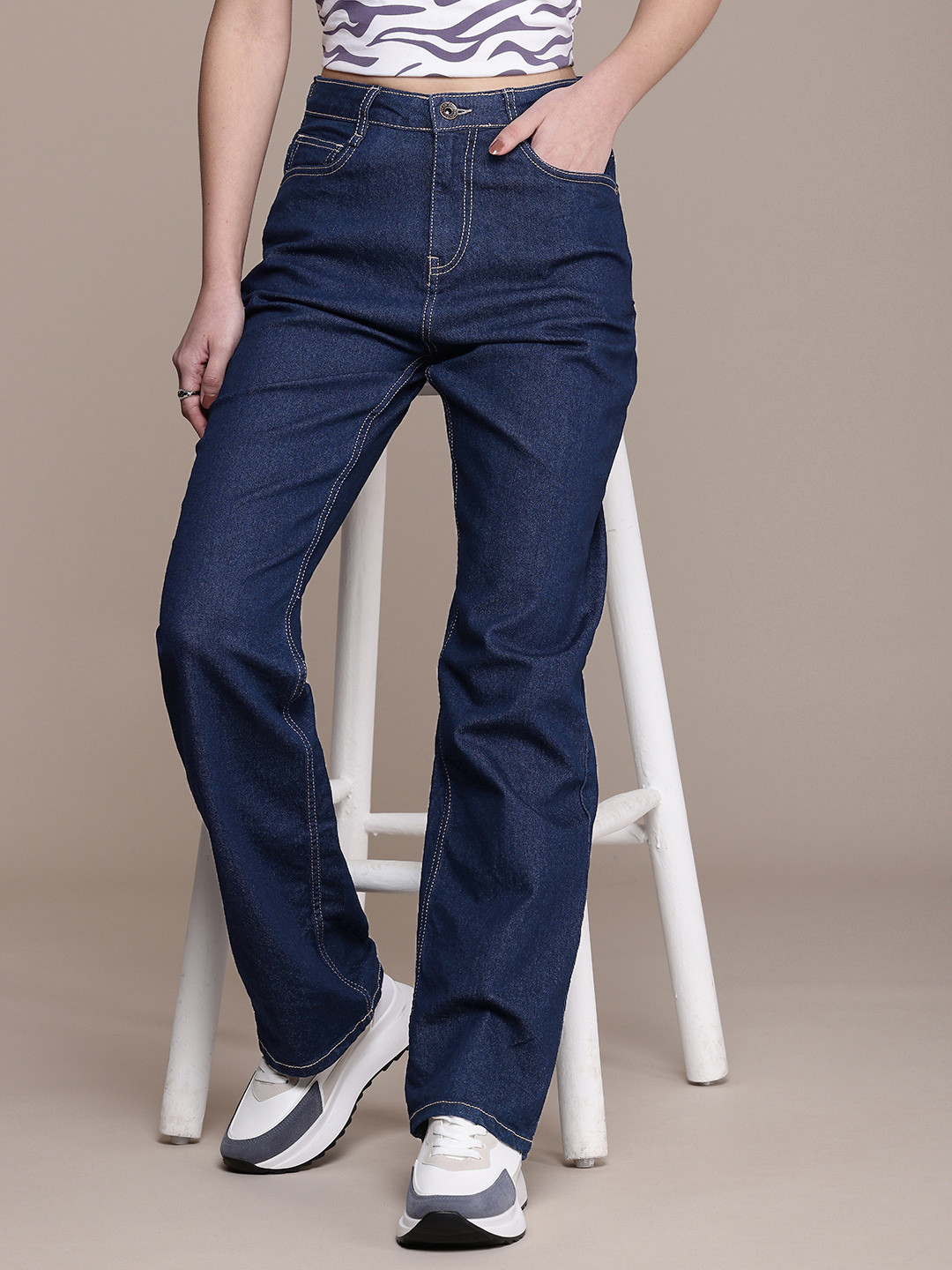 

The Roadster Life Co. Women Straight Fit High-Rise Clean Look Stretchable Jeans, Blue