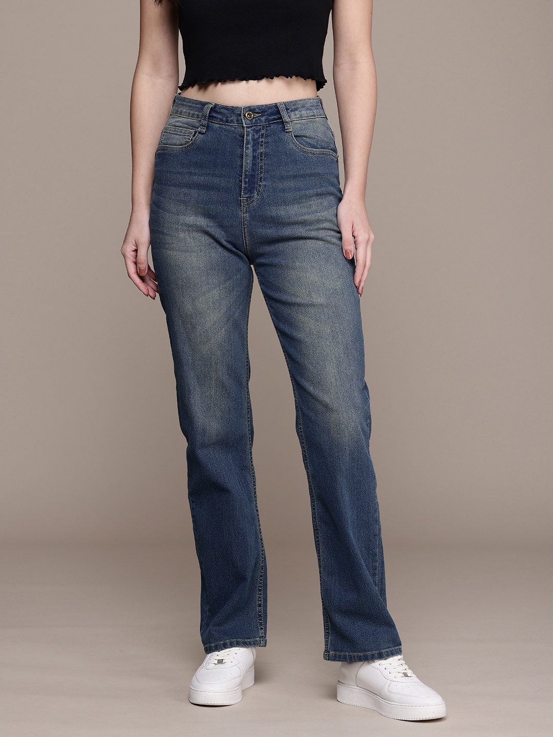 

The Roadster Life Co. Women Straight Fit High-Rise Heavy Fade Stretchable Jeans, Blue