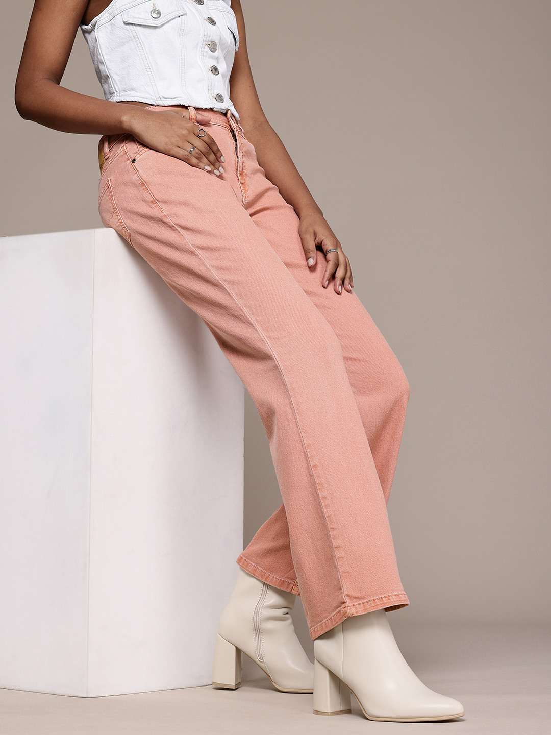

The Roadster Life Co. Women Slim Flared Fit Stretchable Jeans, Pink