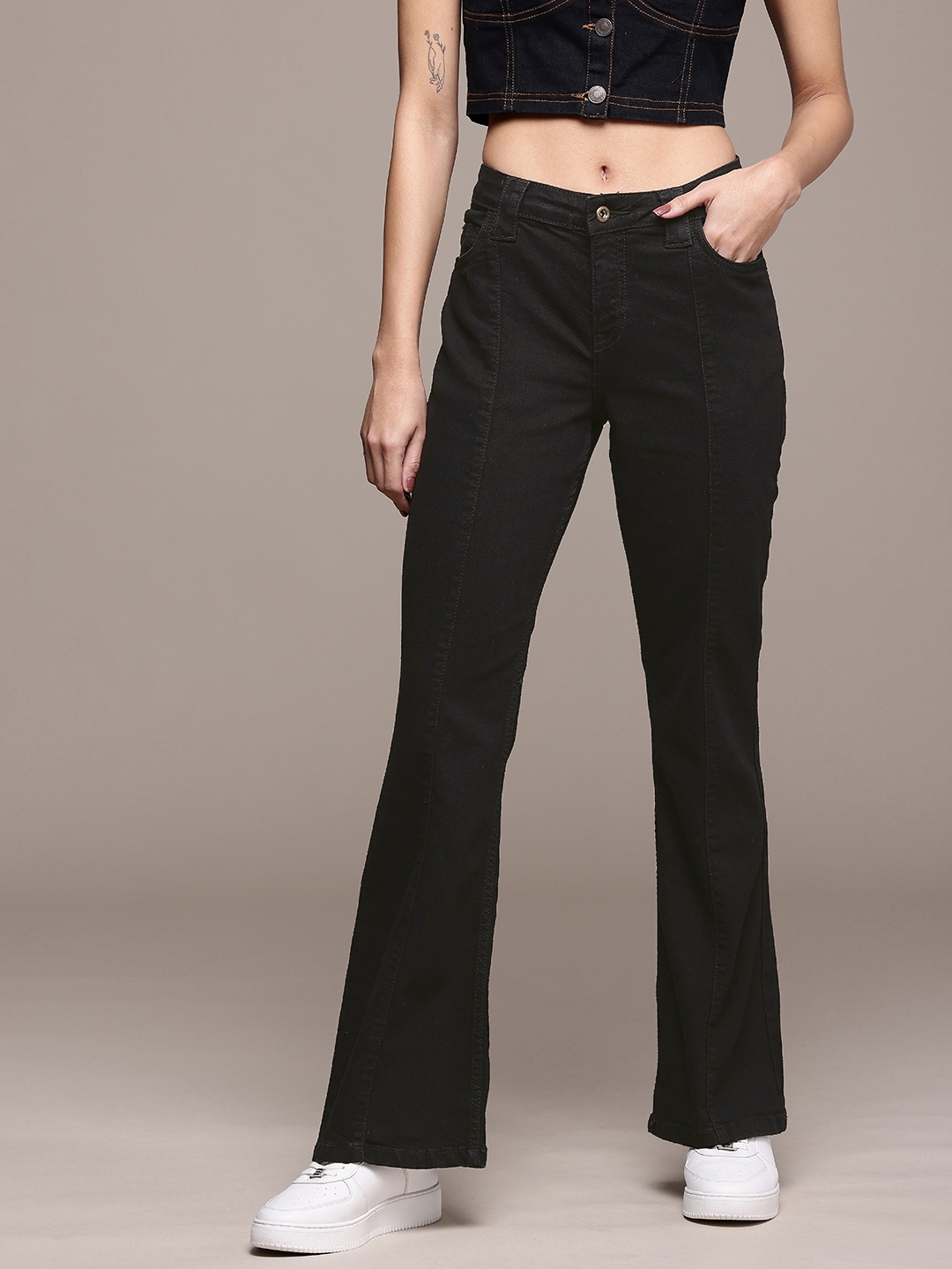 

The Roadster Life Co. Women Skinny Fit Stretchable Jeans, Black