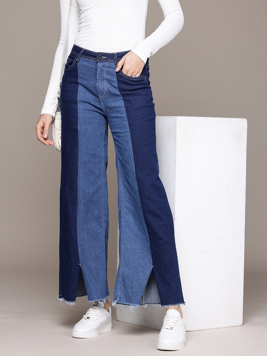 

The Roadster Life Co. Women Wide Leg Colourblocked Stretchable Jeans, Blue