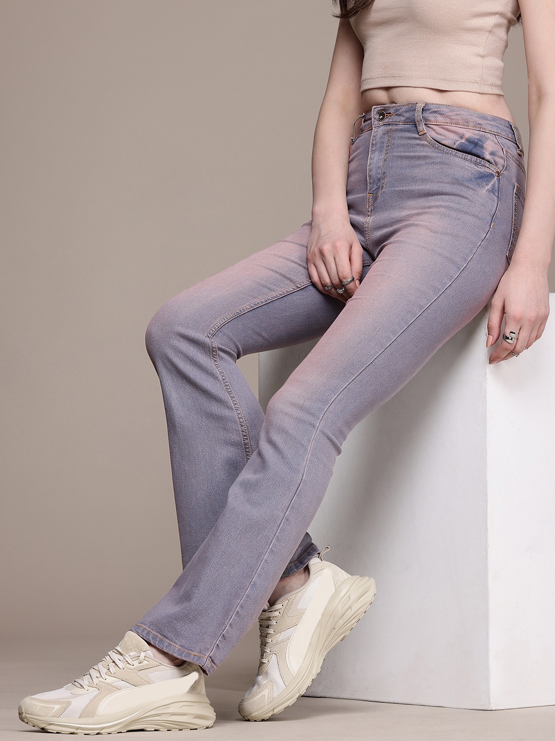 

The Roadster Life Co. Women Bootcut Heavy Fade Stretchable Jeans, Blue