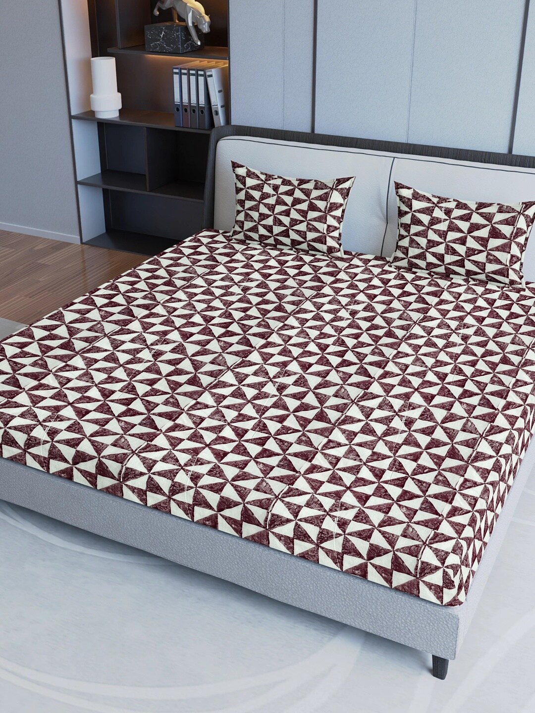 

Aura Maroon& White Geometric Cotton 200 TC Queen Bedsheet with 2 Pillow Covers