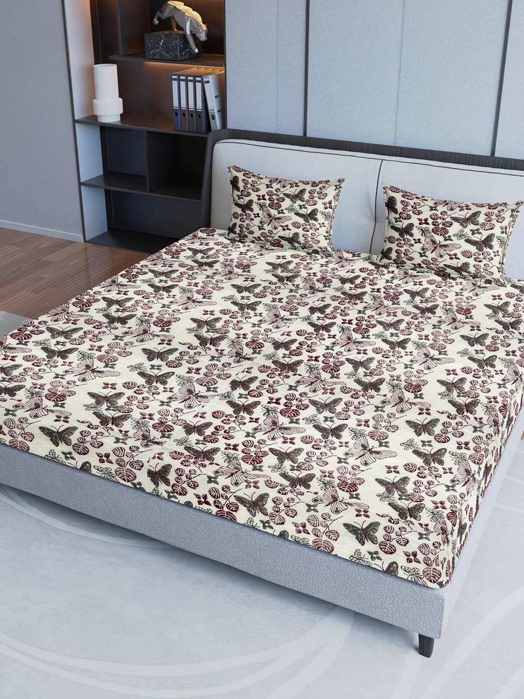 

Aura Maroon& Cream Ethnic Motifs Cotton 200 TC Queen Bedsheet with 2 Pillow Covers