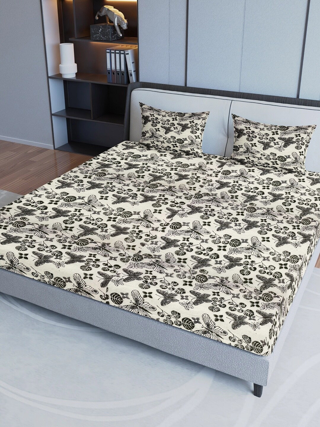

Aura Grey &White Ethnic Motifs Cotton 200 TC Queen Bedsheet with 2 Pillow Covers