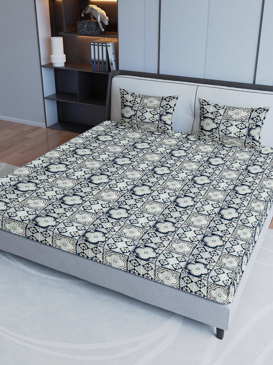 

Aura Blue& White Ethnic Motifs Cotton200 TC King Bedsheet with 2 Pillow Covers