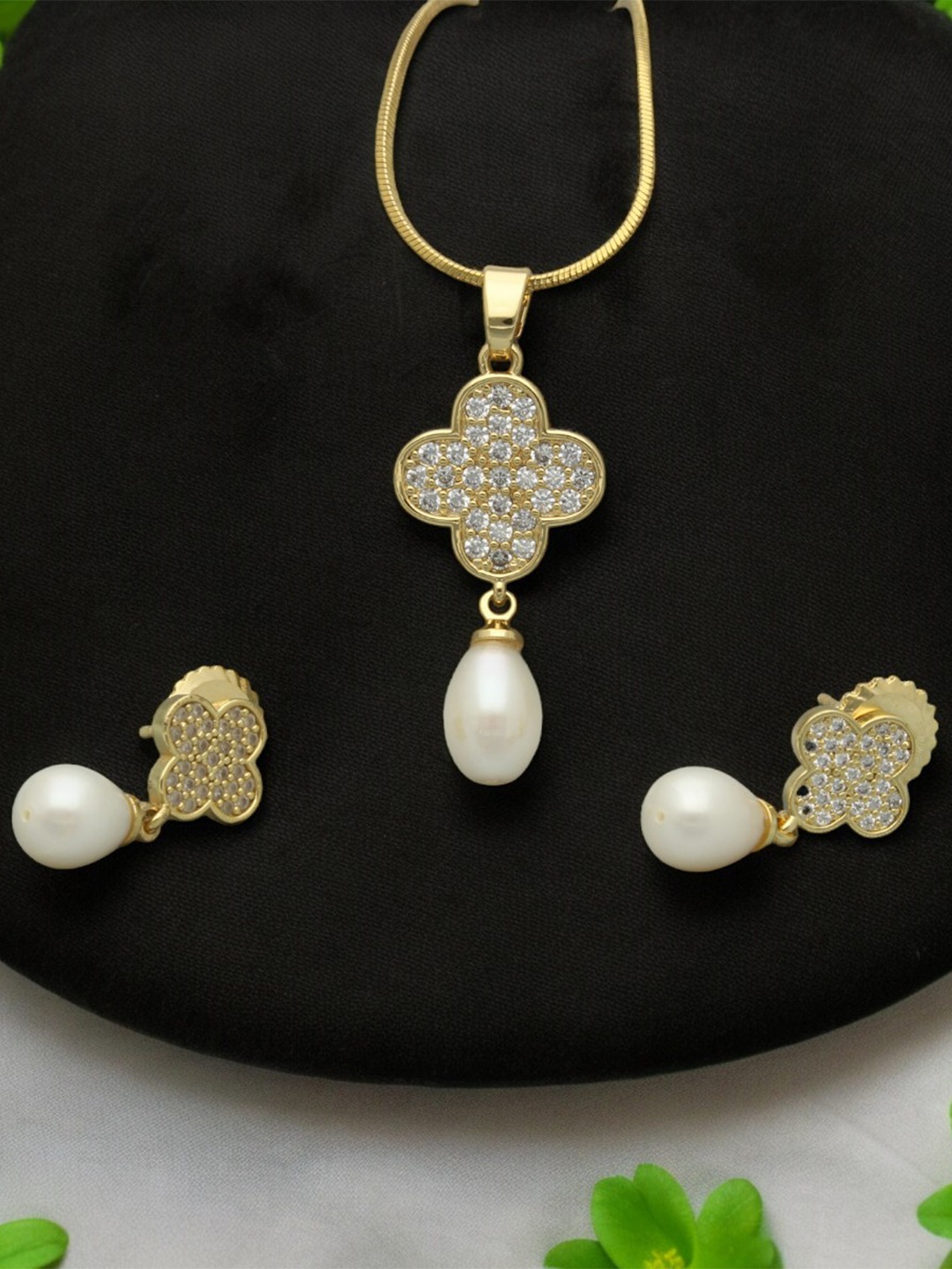 

Sri Jagdamba Pearls Dealer Gold-Plated Pearl-Beaded Jewellery Set