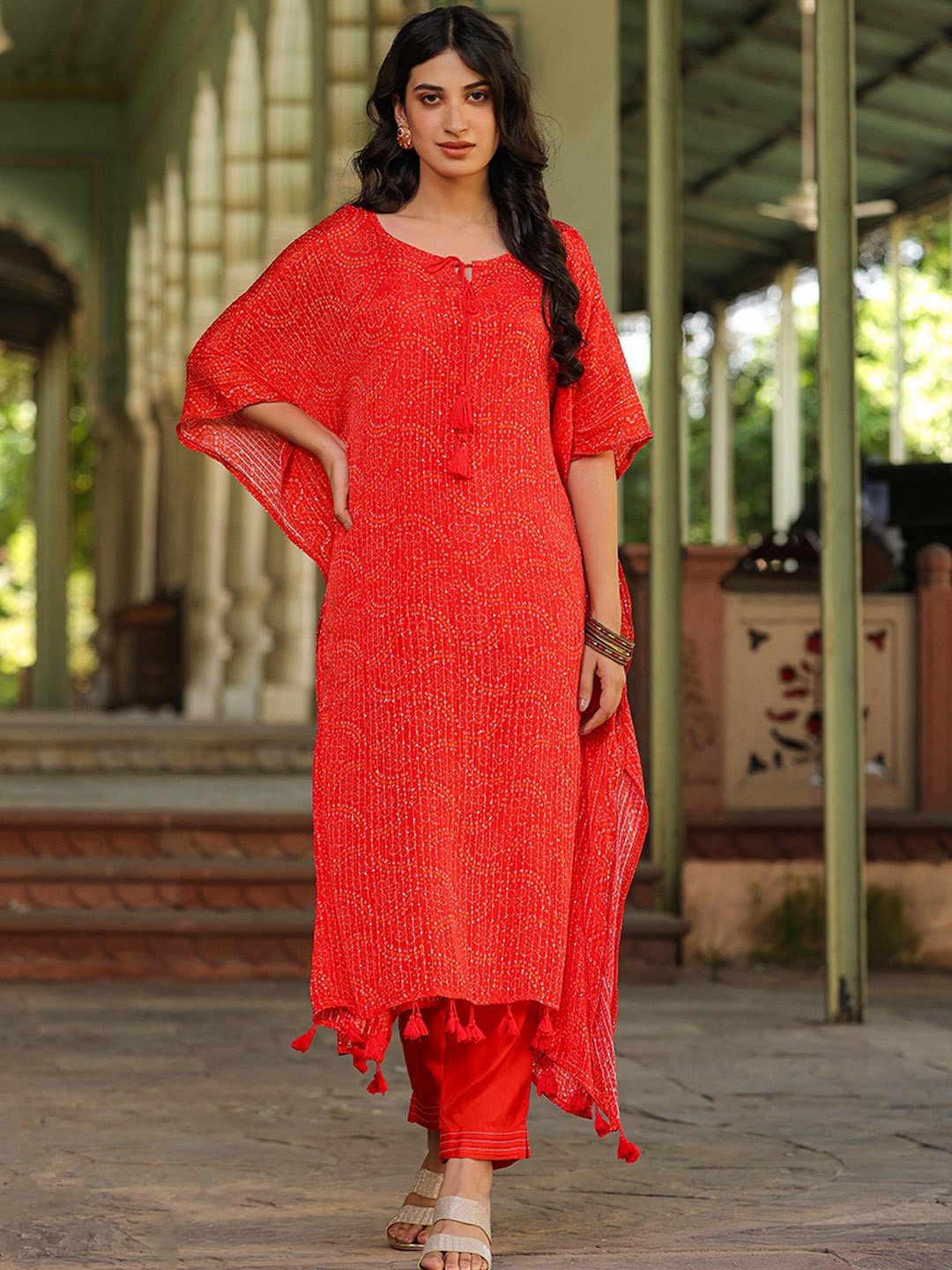 

SCAKHI Bandhani Printed Layered Sequinned Kurta With Trousers, Red