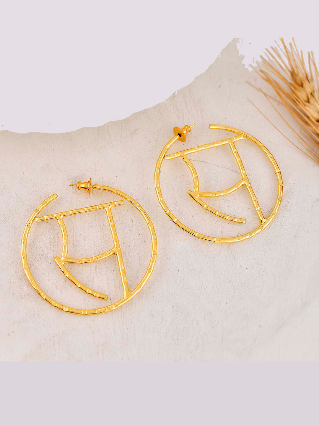 

ZURII Brass-Plated Hoop Earrings, Gold