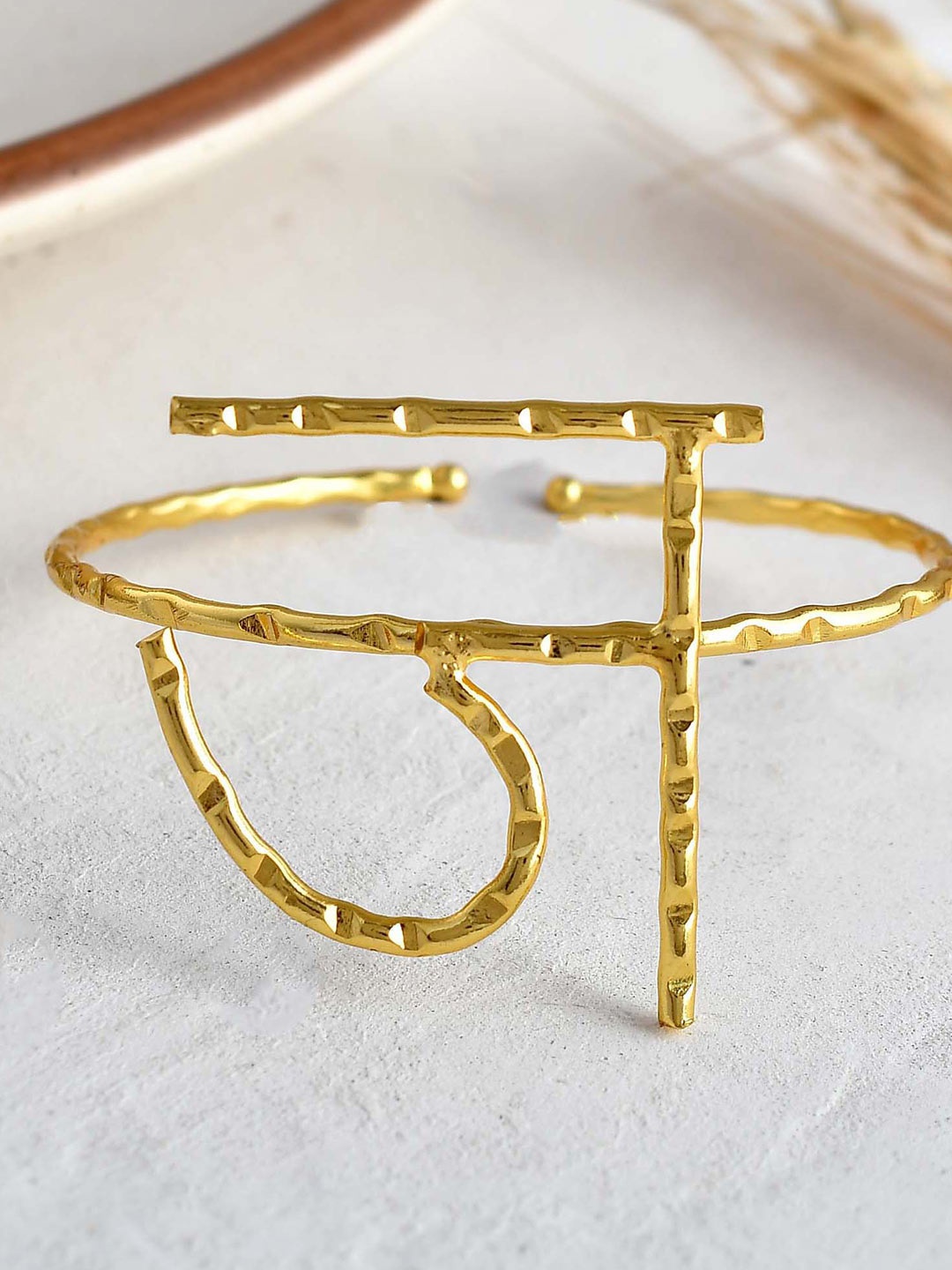 

ZURII Brass-Plated Kada Bracelet, Gold
