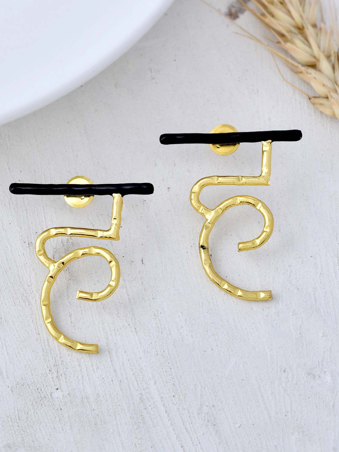 

ZURII Brass-Plated Studs Earrings, Gold