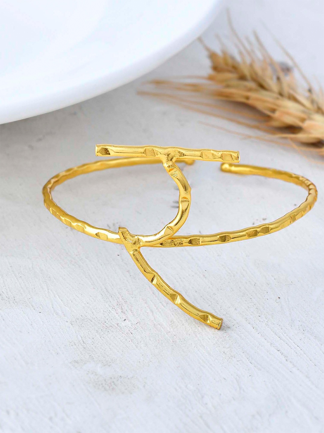 

ZURII 18KT Gold-Plated Bangle-Style Bracelet
