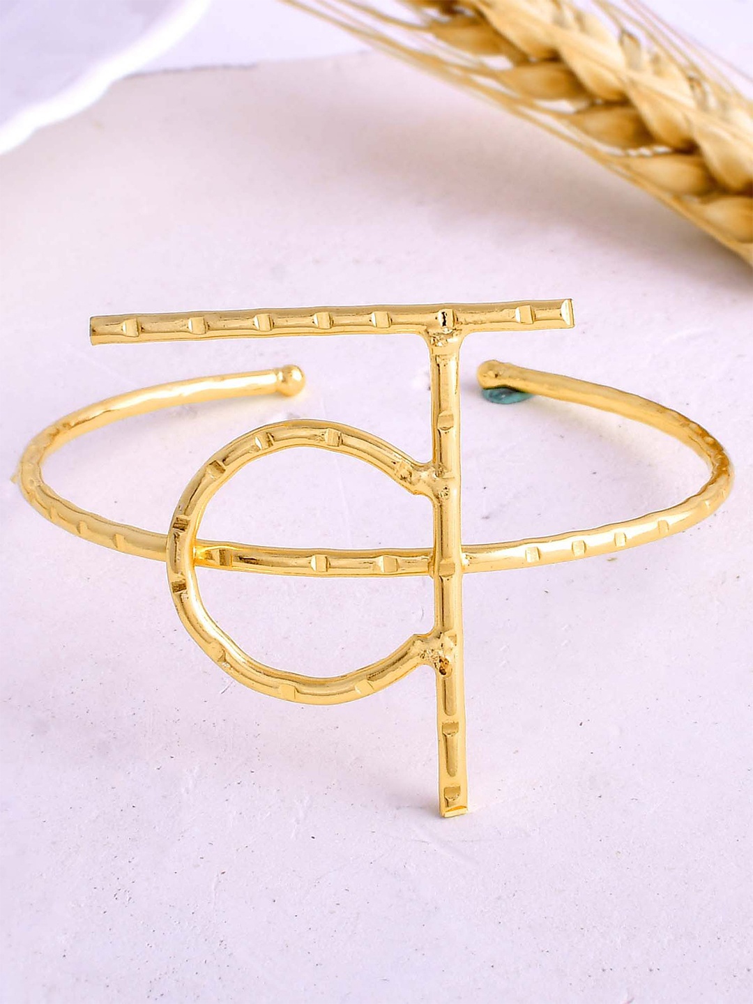 

ZURII Brass-Plated Kada Bracelet, Gold