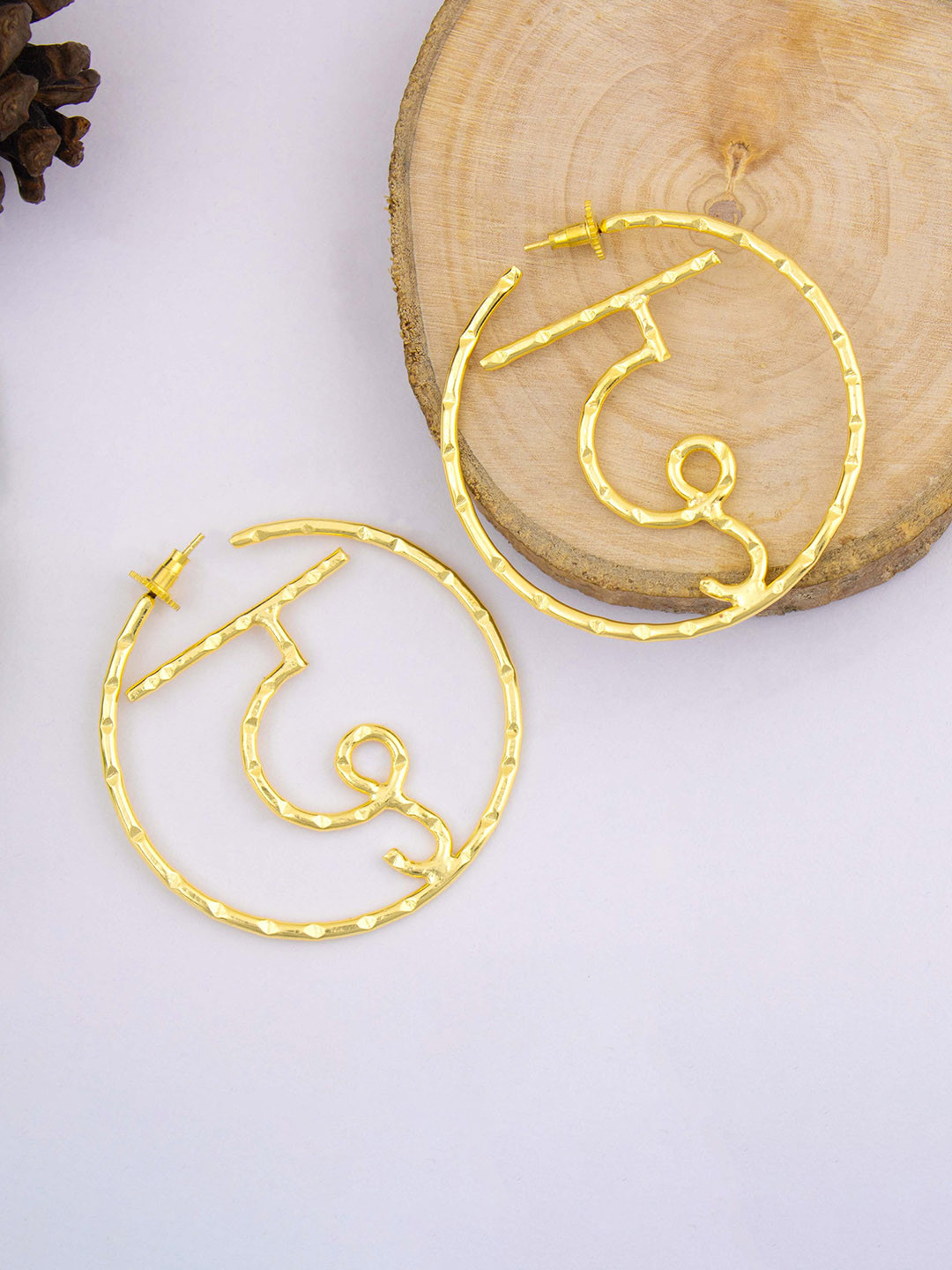 

ZURII Brass-Plated Hoop Earrings, Gold