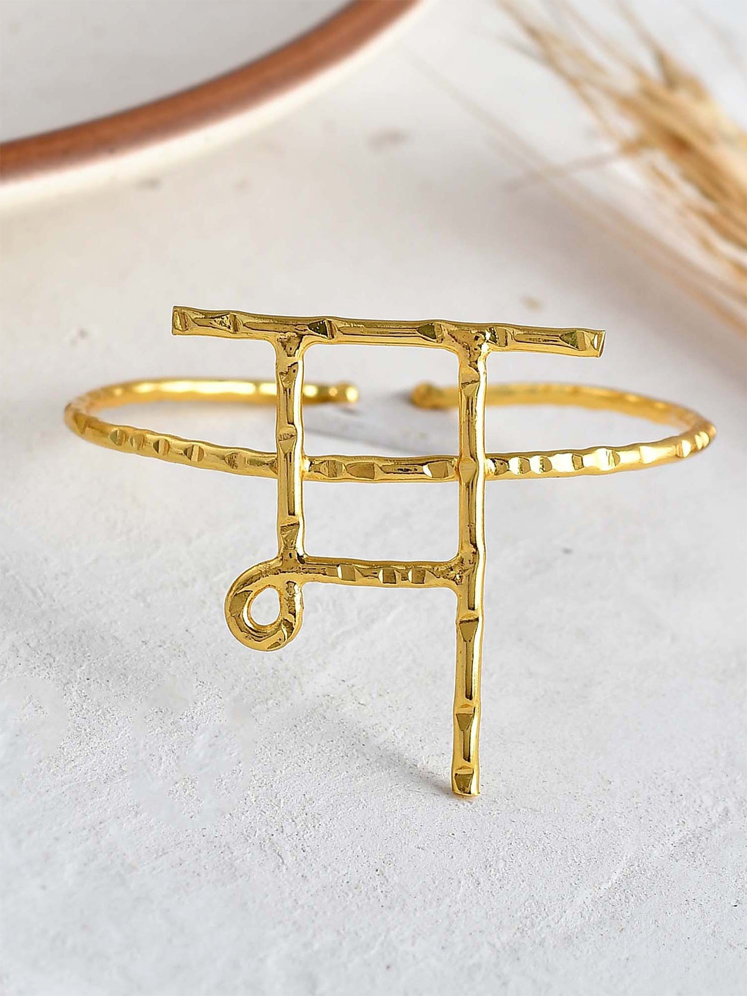 

ZURII Brass-Plated Kada Bracelet, Gold