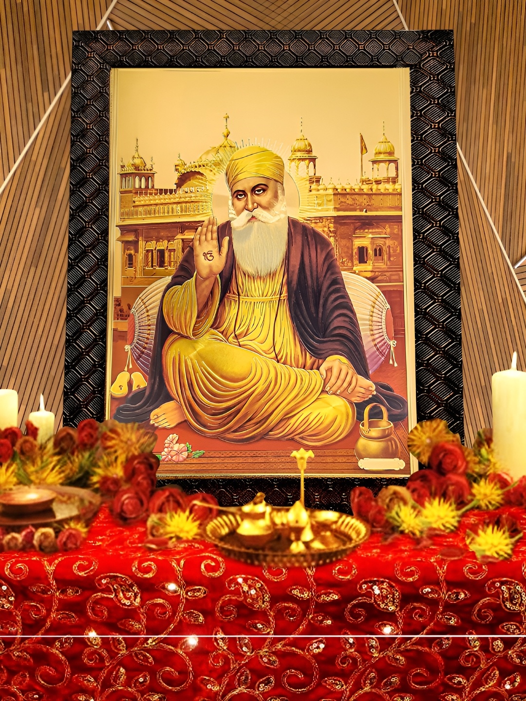 

Hawai Black & Yellow Guru Nanak Giving Blessing Wooden Wall Photo Frame