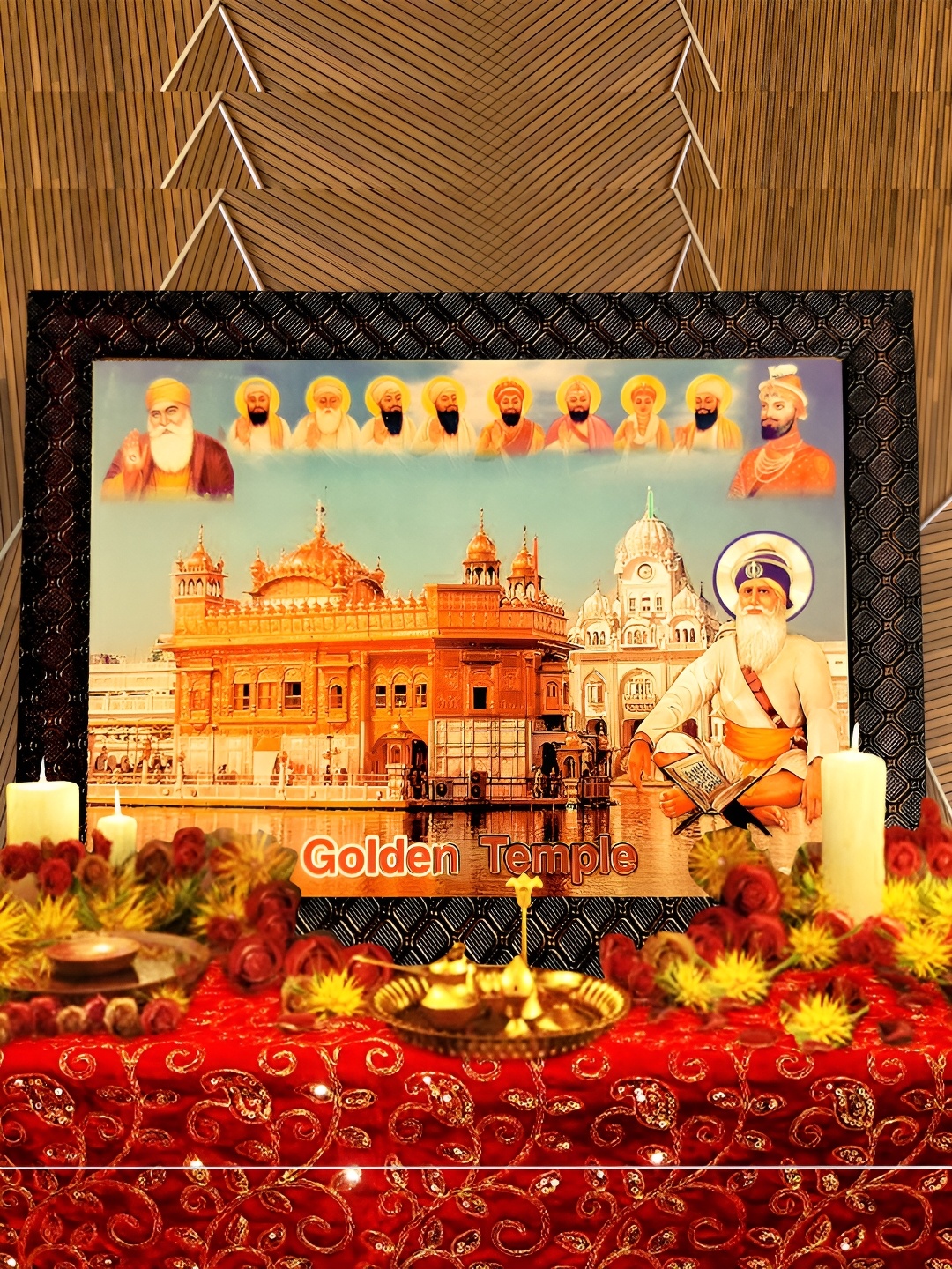

Hawai Black Toned & Gold Plated Deep Singh ji Wooden Wall Photo Frame