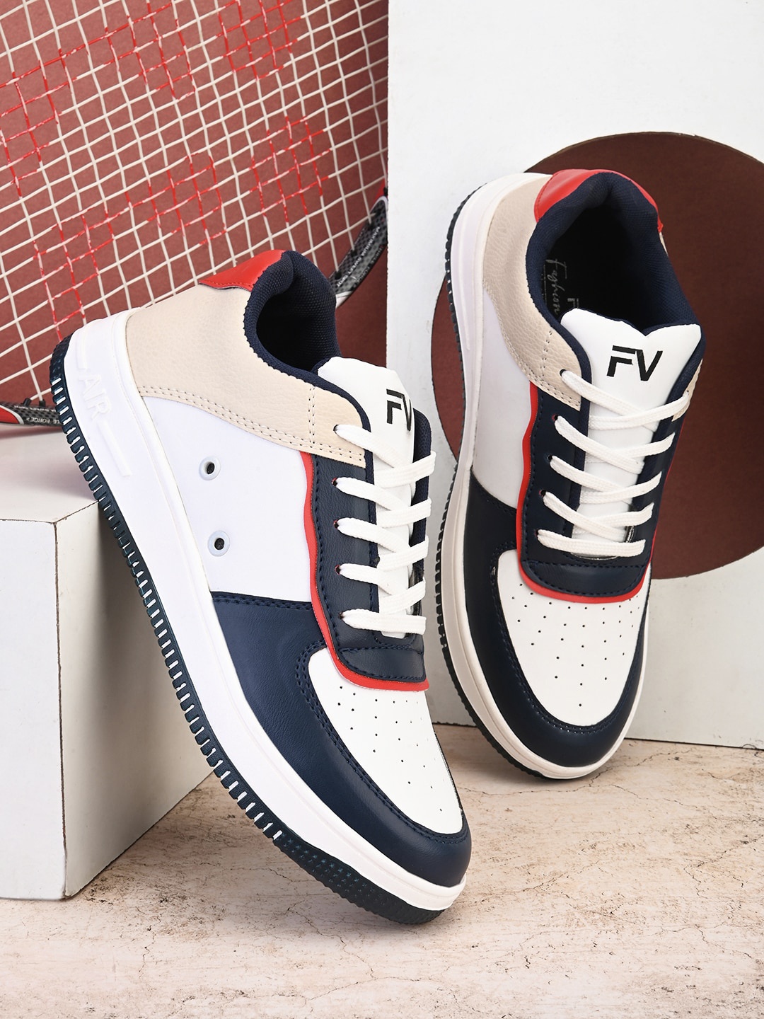 

Fashion Victim Men Colourblocked Memory Foam Insole Lightweight Sneakers, White