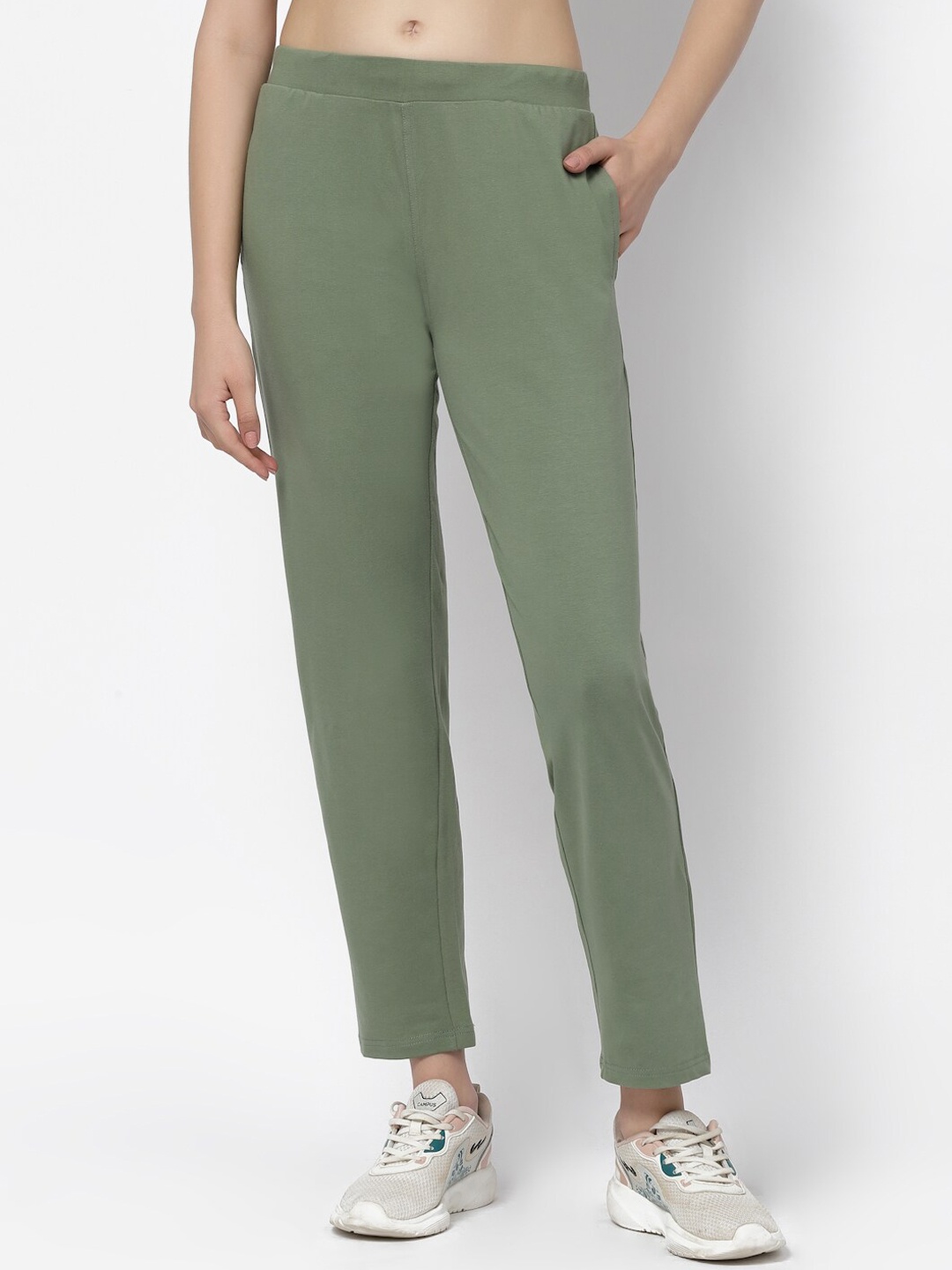 

Prag & Co Women Mid Rise Slim -Fit Antimicrobial & Rapid-Dry Cotton Track Pant, Sea green