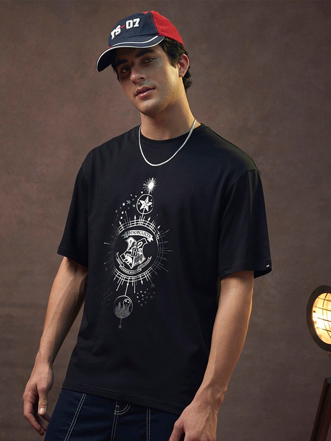 

Bewakoof Black Harry Potter Printed Round Neck Short Sleeves Cotton Oversized T-shirt