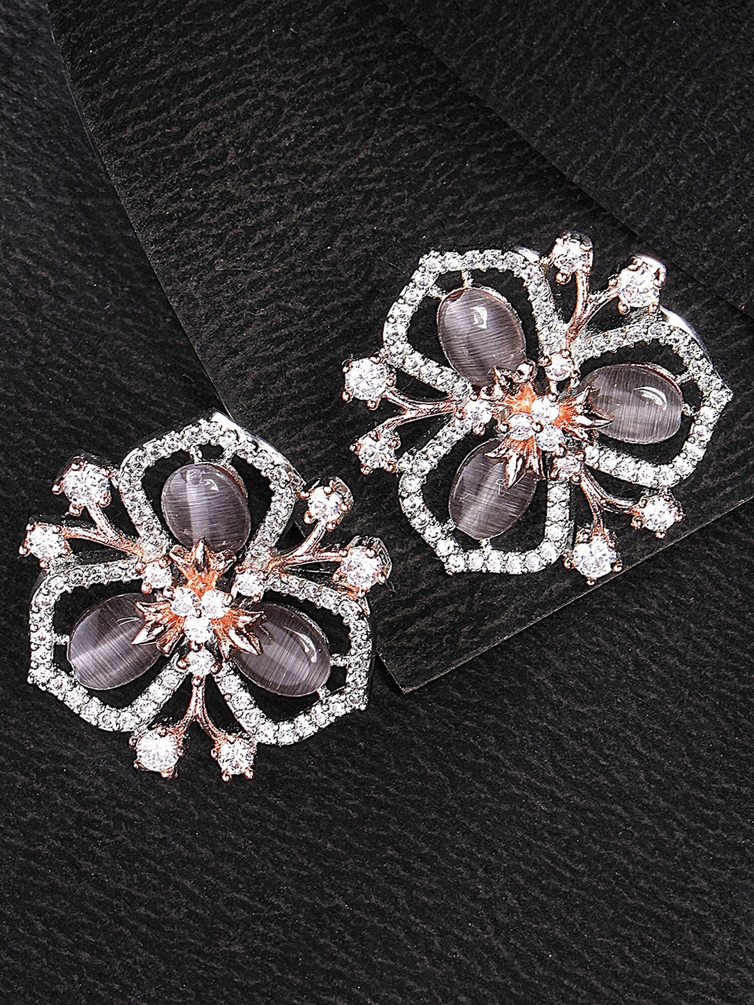 

KARATCART Rose Gold-Plated Cubic Zirconia-Studded Floral Studs Earrings