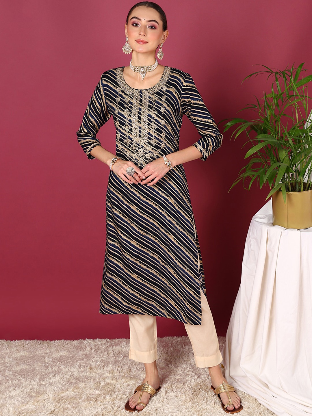 

AHIKA Leheriya Printed Round Neck Thread Work Straight Kurta, Navy blue