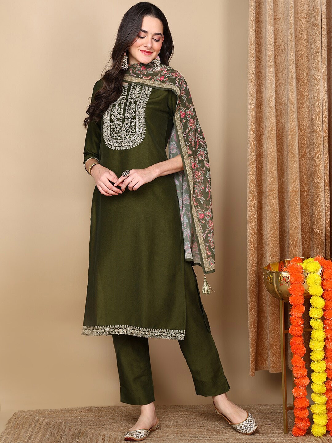 

AHIKA Ethnic Motifs Yoke Design Sequinned Kurta With Trousers & Dupatta, Olive