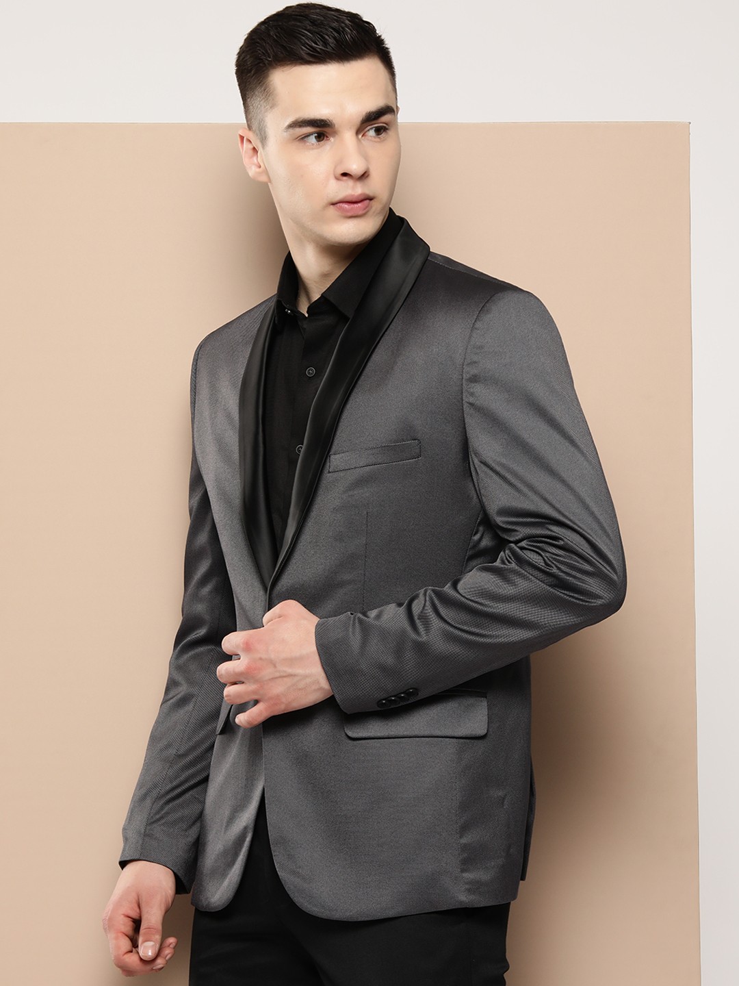 

INVICTUS Men Slim Fit Single-Breasted Blazer, Charcoal