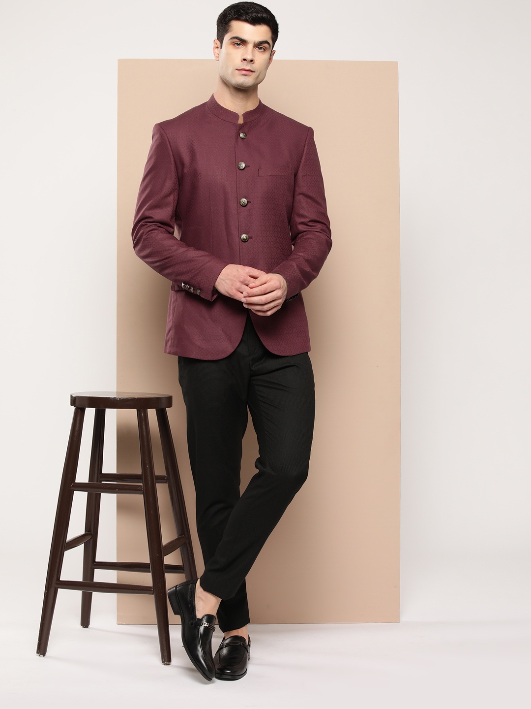 

INVICTUS Geometric Self Design Slim Fit Smart Casual Blazer, Burgundy