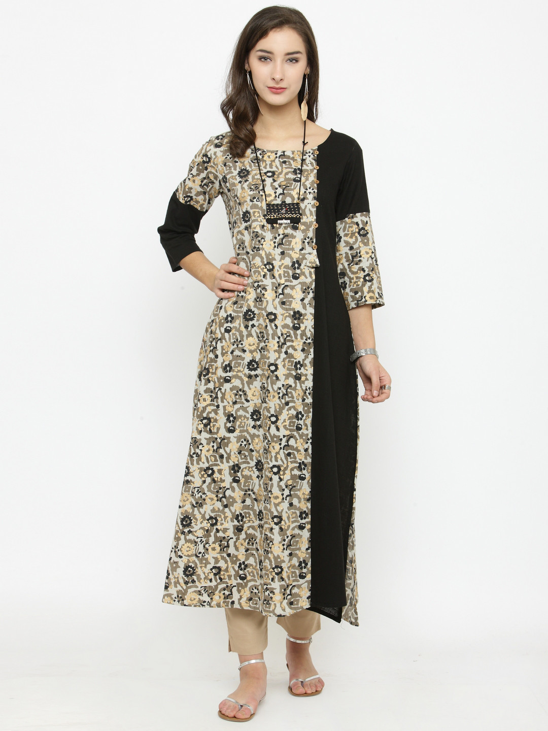 

Varanga Women Black & Off-White Printed Kurta with Trousers