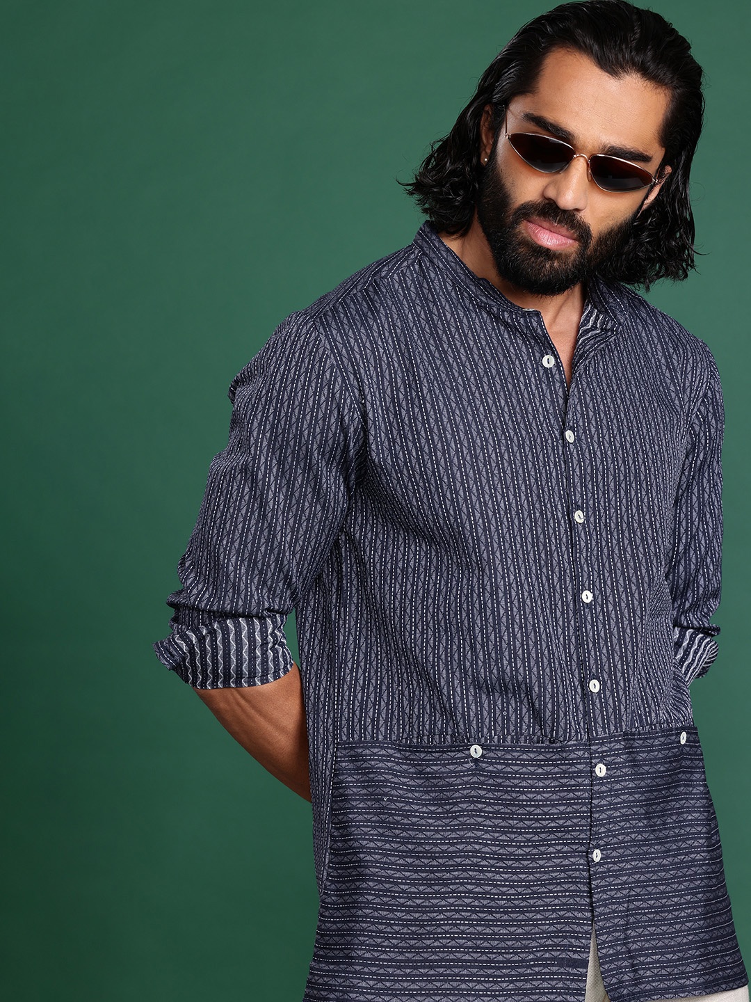 

Sangria Self Striped Casual Shirt, Navy blue