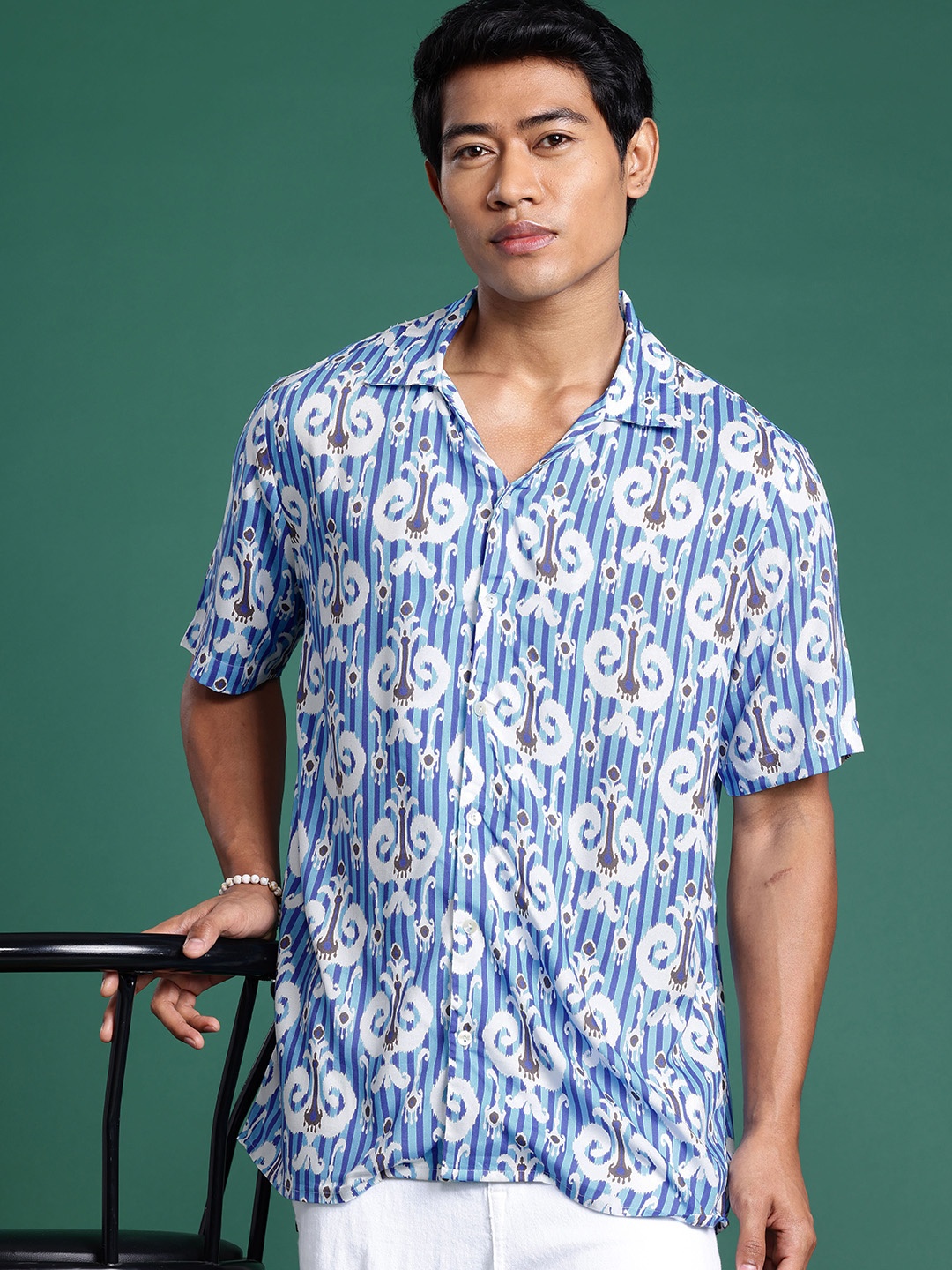 

Sangria Ethnic Motifs Printed Casual Shirt, Blue