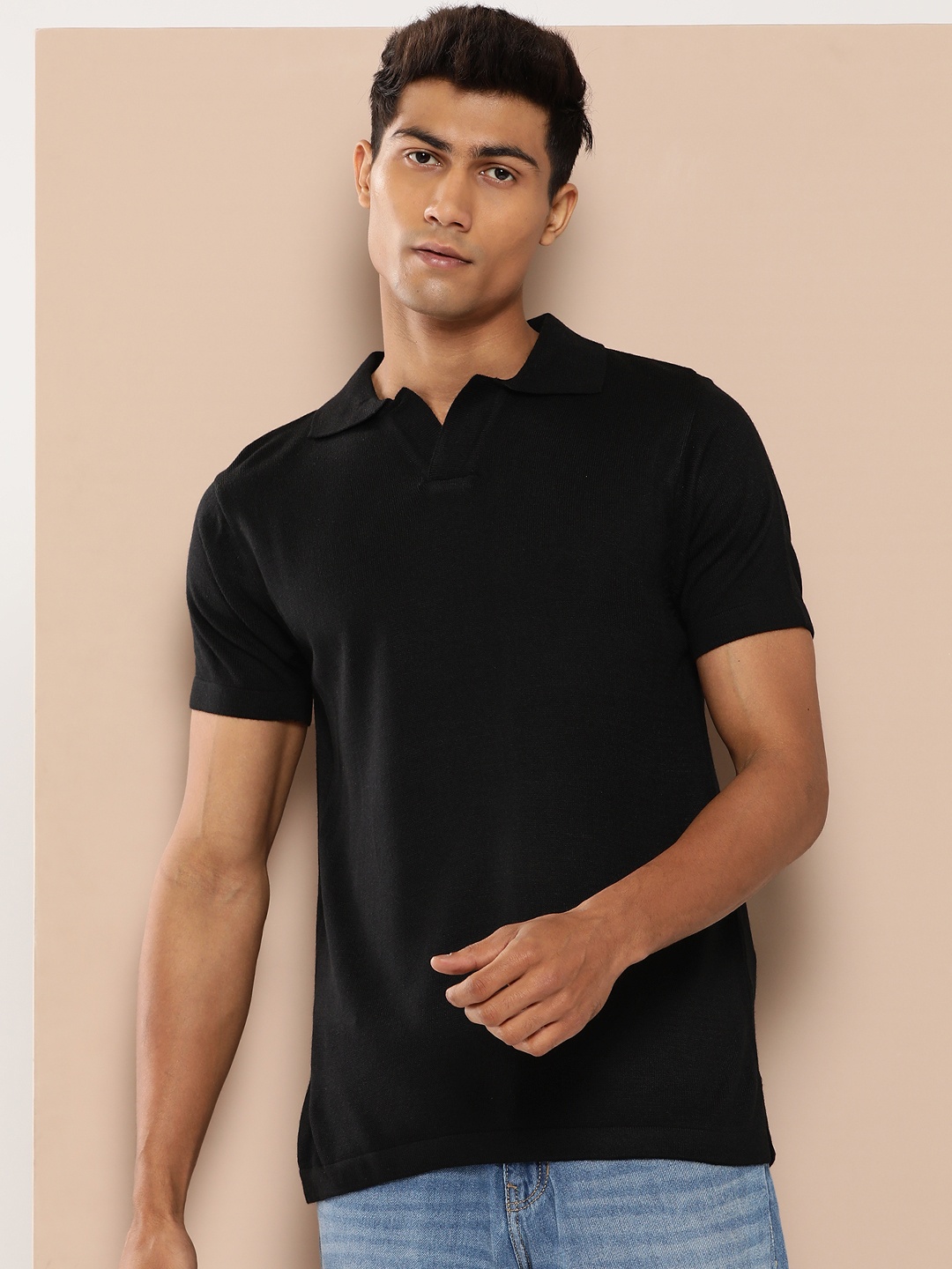 

INVICTUS Acrylic Polo Collar T-shirt, Black