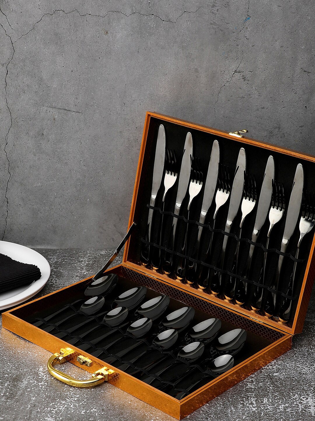 

Bonhomie 4 Pieces Black Metal Cutlery Set