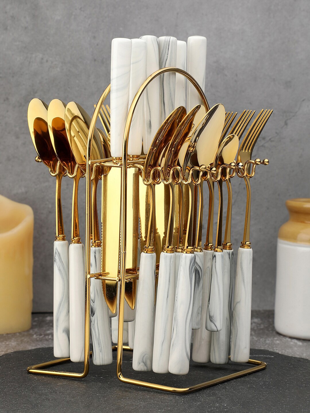 

Bonhomie 4 Pcs Gold Told Textured Stainless Steel Cutlery