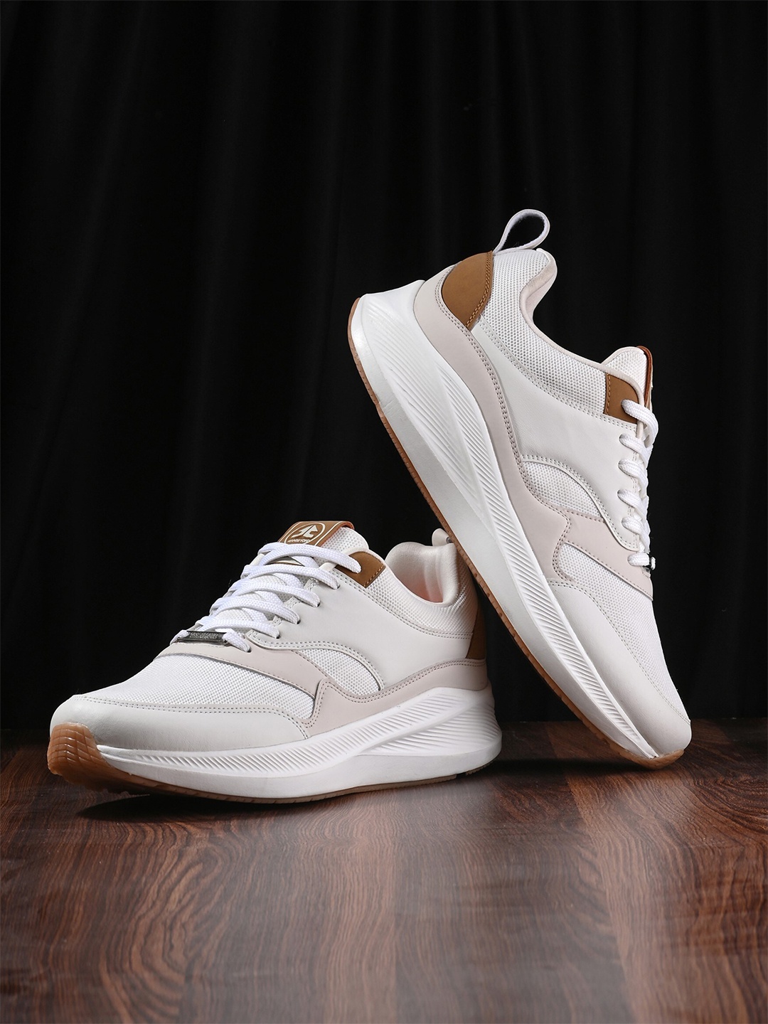

OFF LIMITS Men Mesh Running Shoes, Off white
