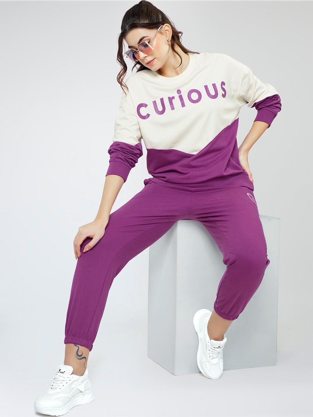 

Zeyo Colourblocked Round Neck Sweatshirt with Trousers, Purple