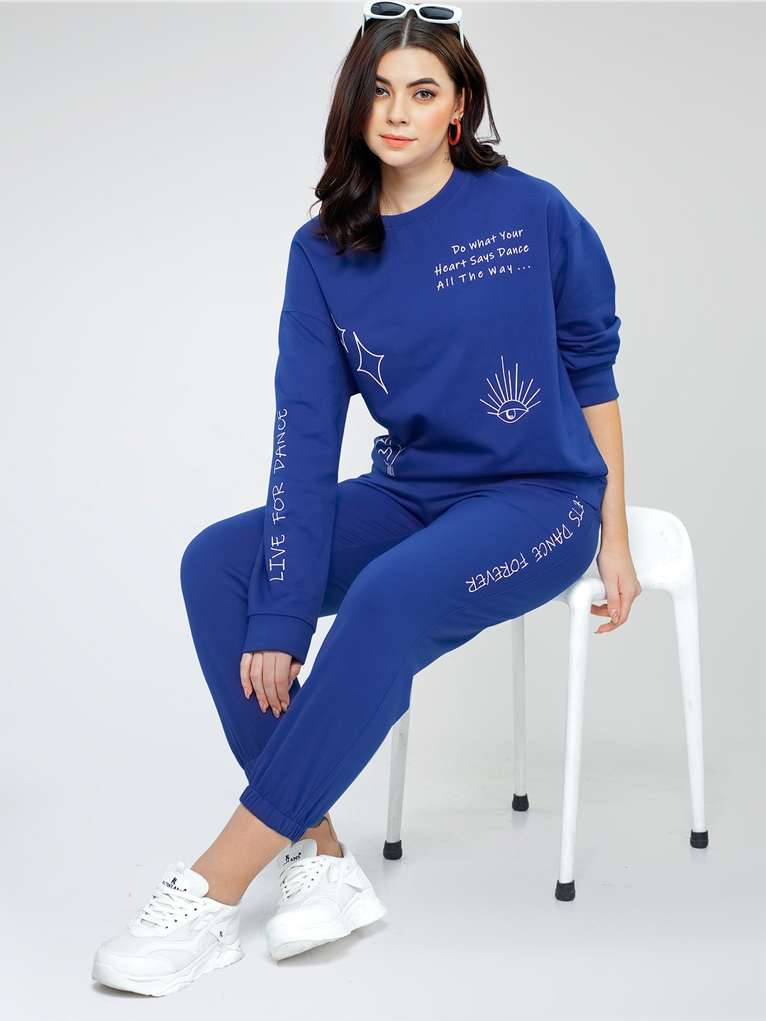 

Zeyo Conversational Printed Round Neck Long Sleeves Sweatshirt With Joggers, Blue