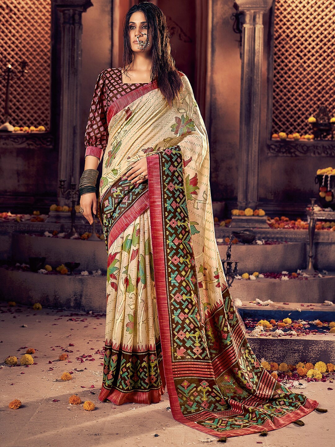 

SANSKAR Geometric Printed Saree, Beige
