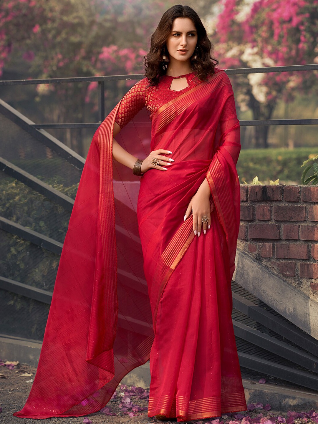 

SANSKAR Checked Sequinned Saree, Red