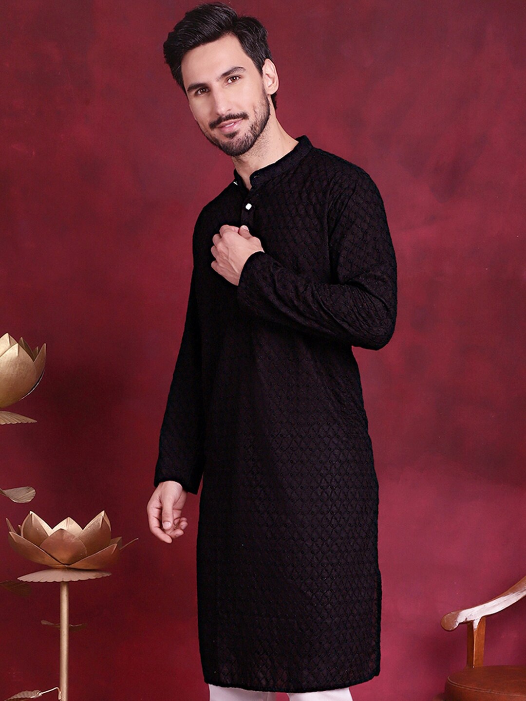 

Jompers Men Black Leheriya Embroidered Chikankari Kurta