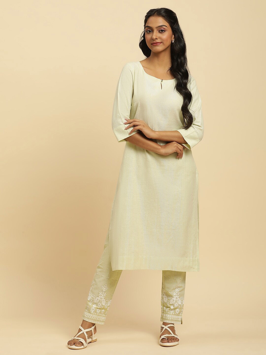 

W Woven Design Regular Kurta with Trousers, Green