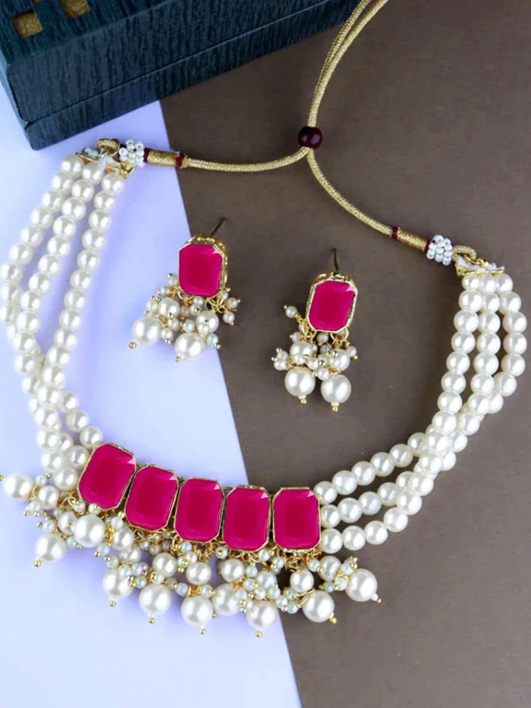 

I Jewels Gold-Plated Stones Studded & Pearls Beaded Choker Necklace With Earrings