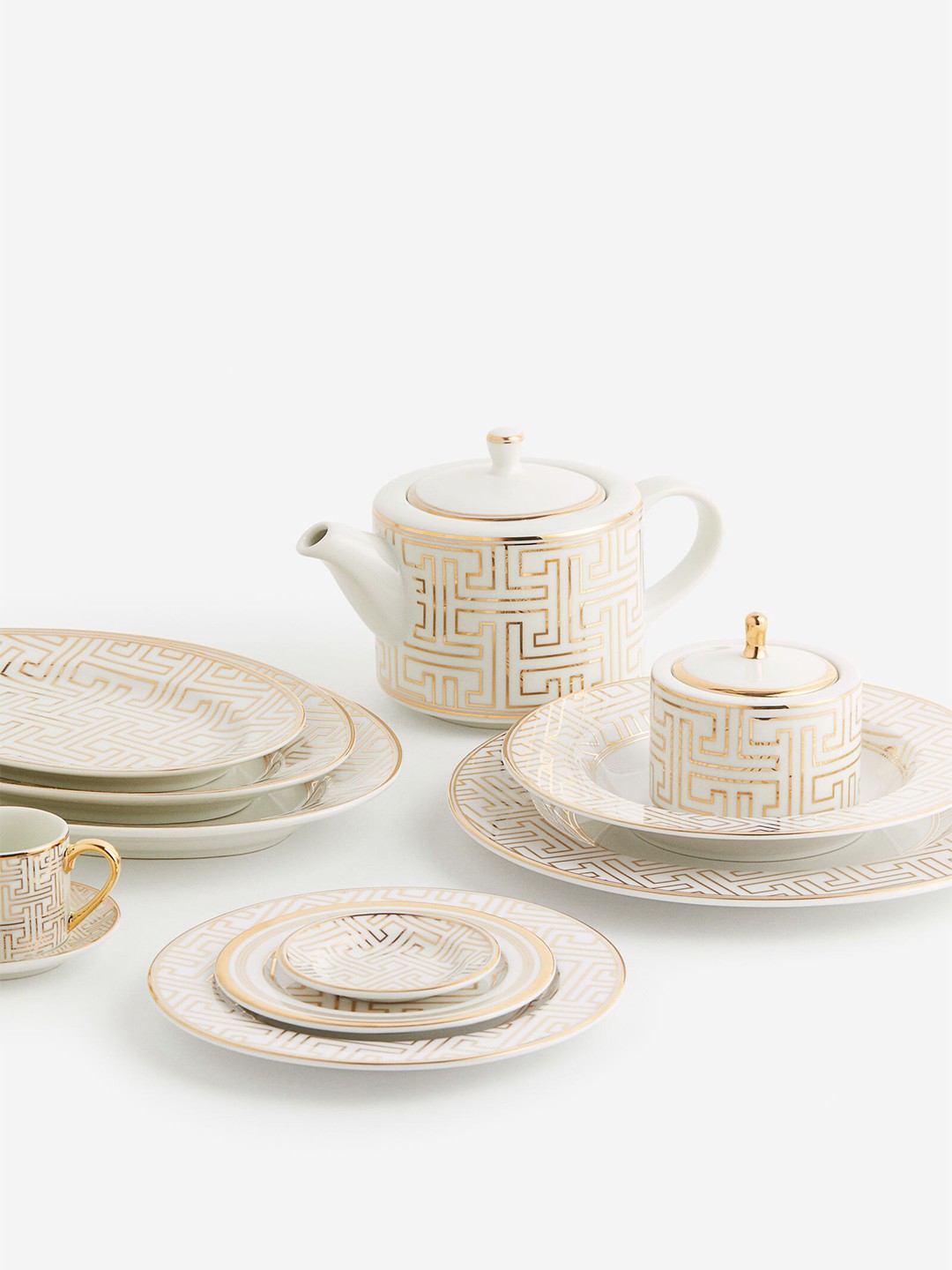 

H&M White 2-Pack Espresso Cup and Saucer