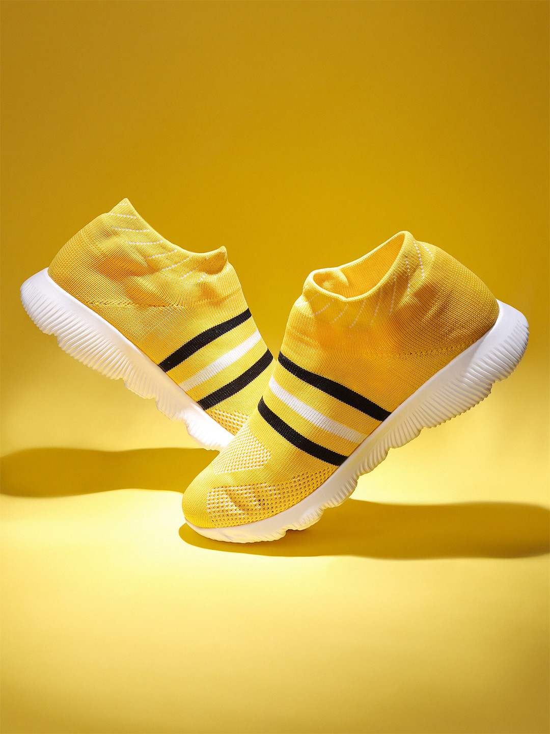 

The Indian Garage Co Men Mesh Walking Shoes, Yellow