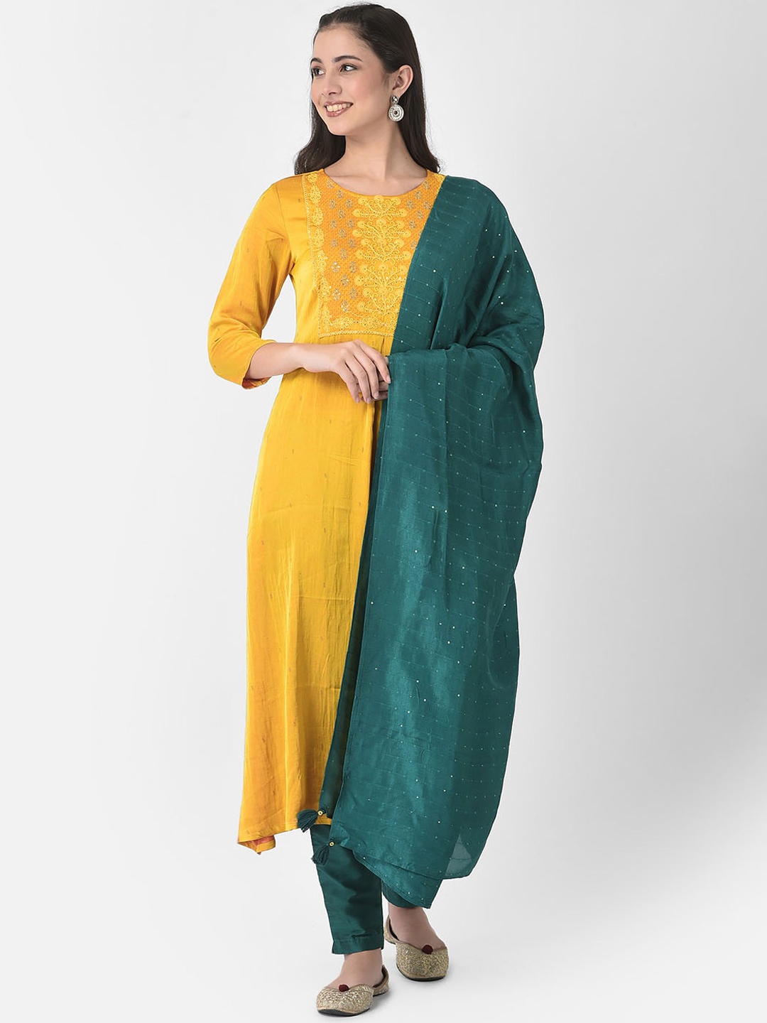 

Span Floral Embroidered A-Line Kurta, Yellow