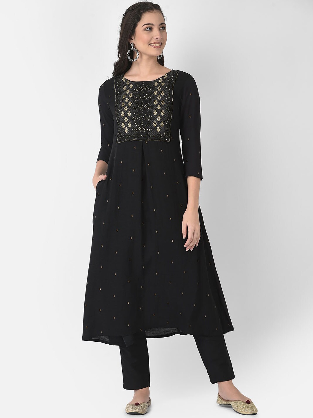 

Span Floral Embroidered A-Line Kurta, Black
